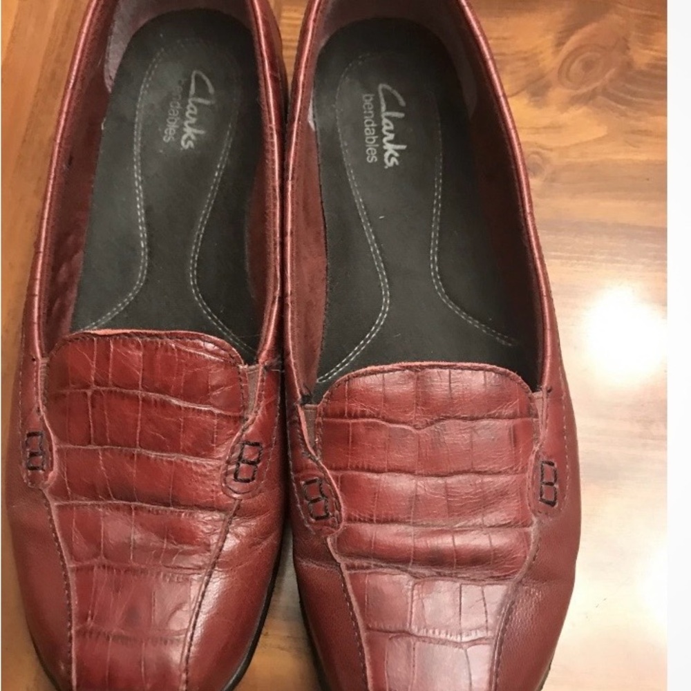 Clarks Women's Red Croc-Embossed Loafers